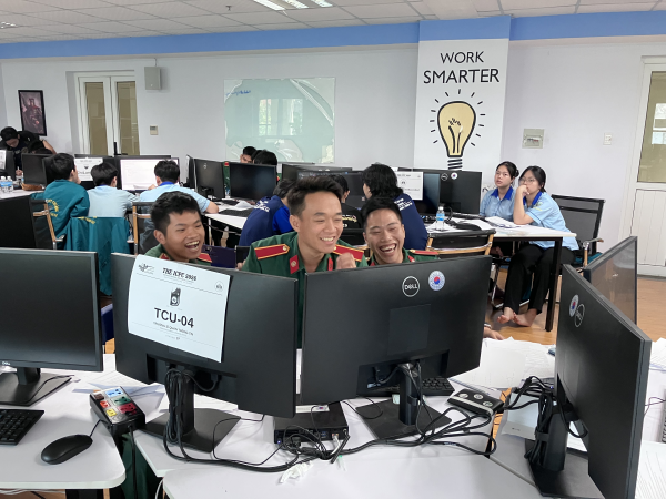 Điểm thi Trường Đại học Nha Trang hoàn thành tổ chức Kỳ thi Lập trình sinh viên quốc tế ICPC khu vực miền Trung 2026