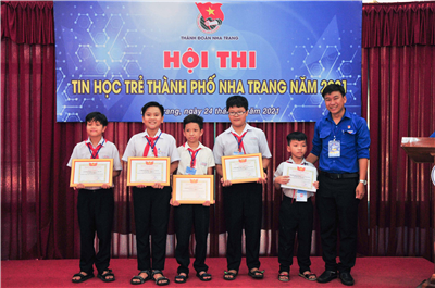 Khoa CNTT hỗ trợ Thành Đoàn Nha Trang tổ chức cuộc thi Tin học trẻ 2021 